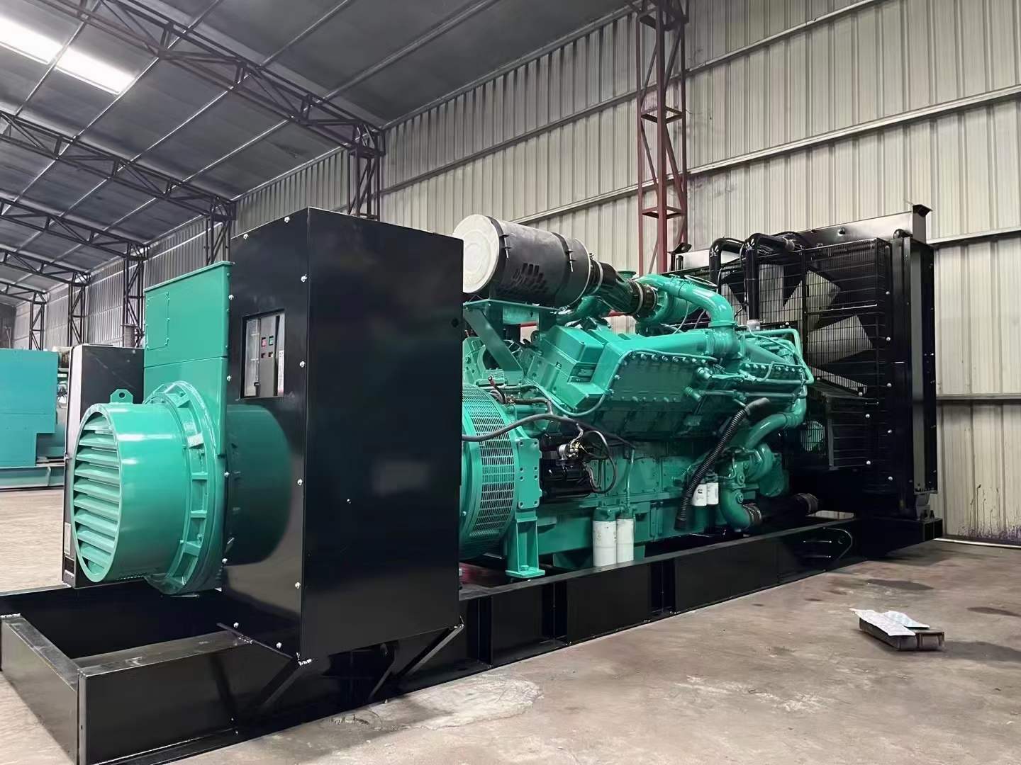 钟山如何降低 800kW 柴油发电机输出电流的波动？