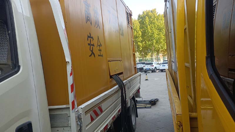 钟山如何判断柴油发电机组和UPS电源的切换时间是否符合要求？
